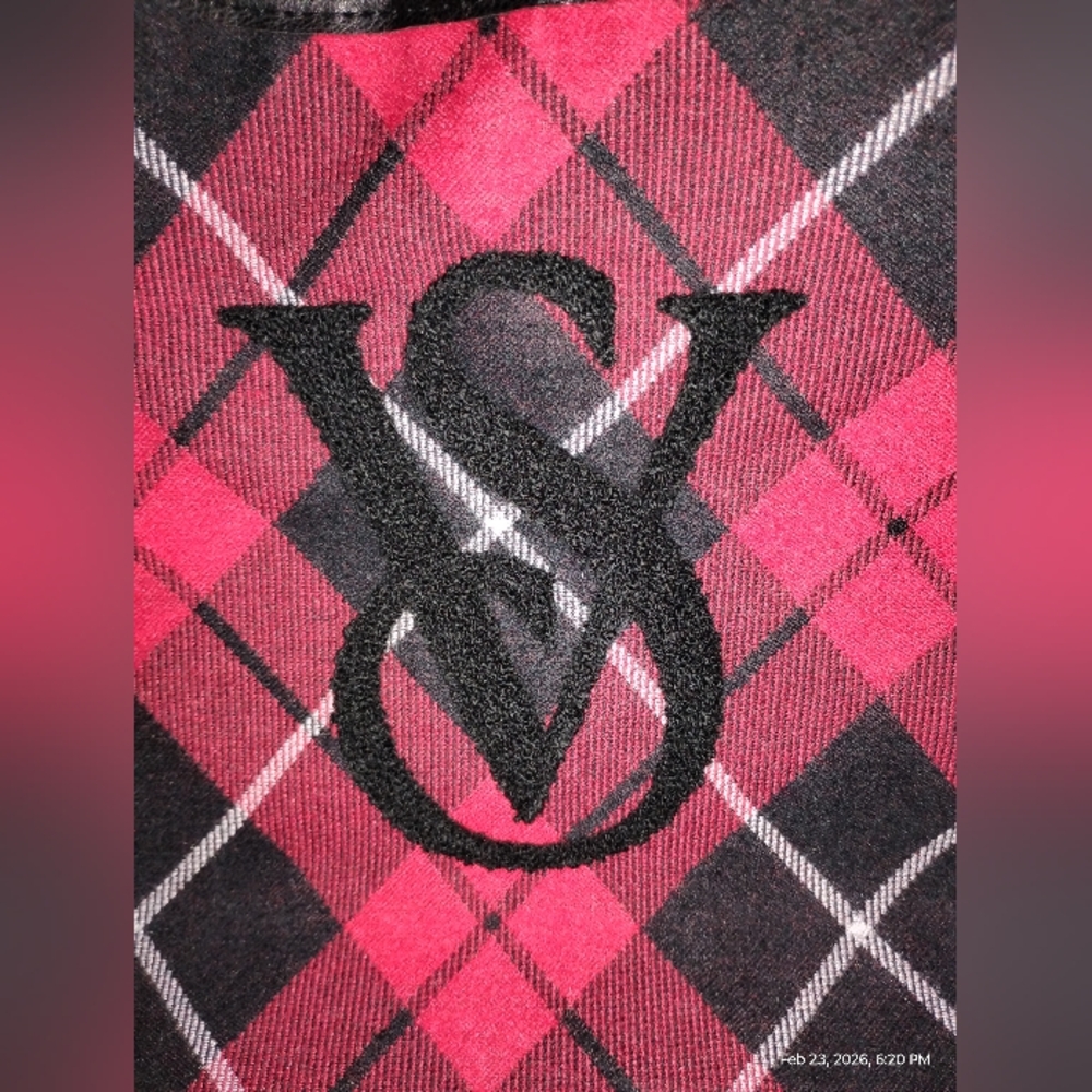 VICTORIA'S SECRET: RED PLAID TOTE - Picture 3 of 7